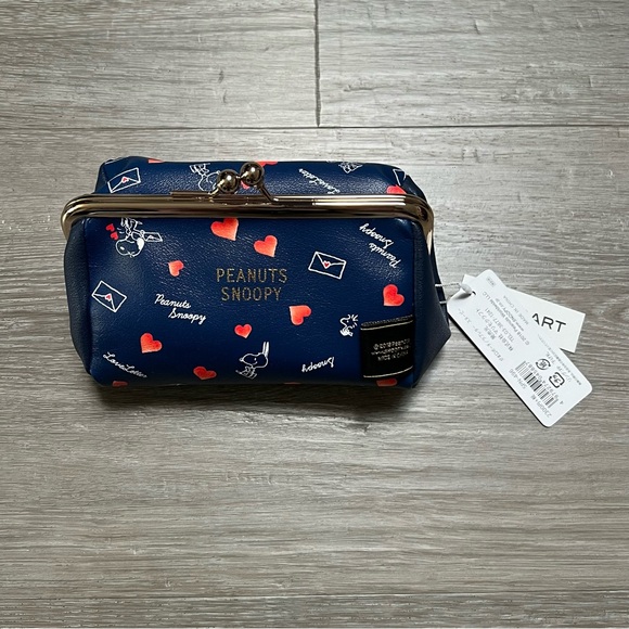 Peanuts | Bags | Peanuts Snoopy Small Pouch Clasp Makeup Bag Pouch ...